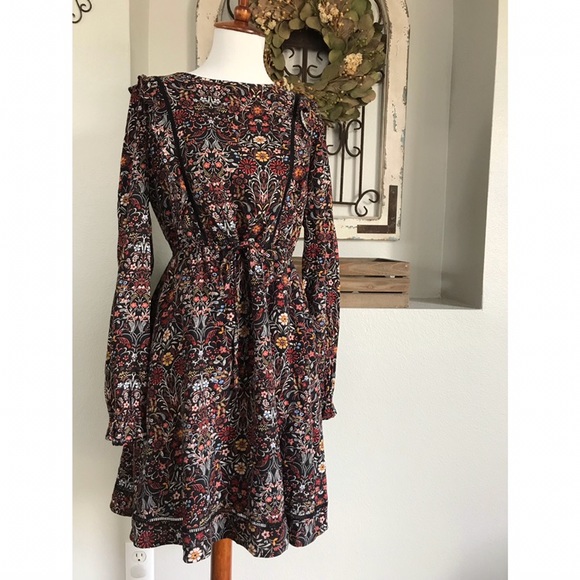 LC Lauren Conrad Dresses & Skirts - Lauren Conrad Floral Bohemian Drawstring Dress